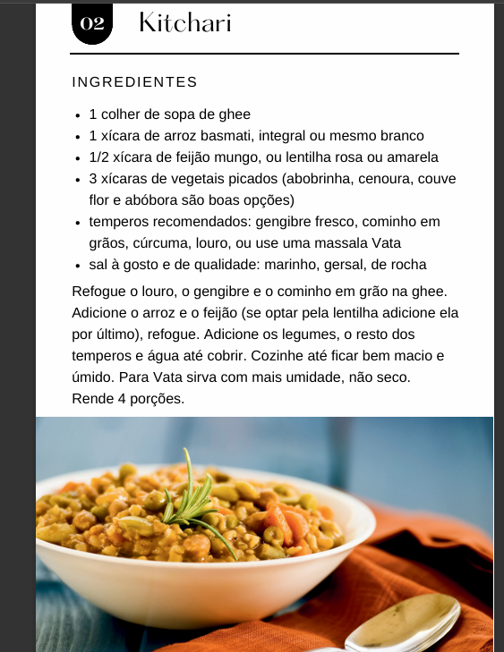 Kitchari ayurvédico servido em tigela